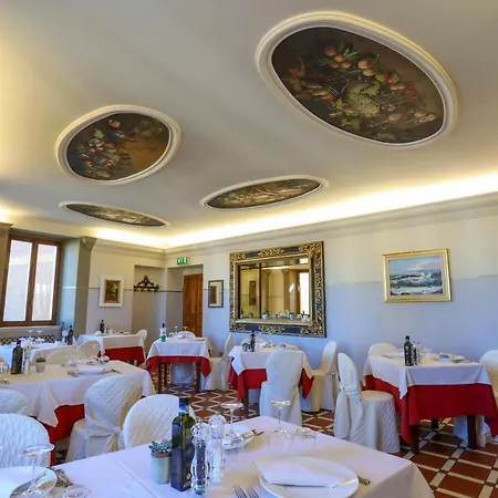 Diffuso Borgo Montemaggiore 5* 몬테마기오레알메타우로