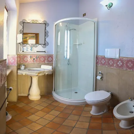 Hotel Diffuso Borgo Montemaggiore 5*