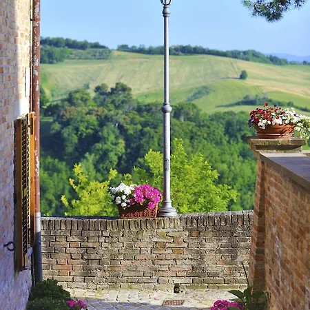Diffuso Borgo Montemaggiore 호텔