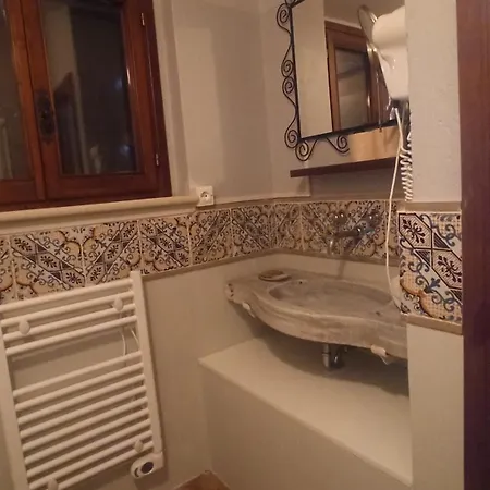 Hotel Diffuso Borgo Montemaggiore 5*