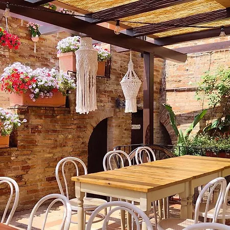 Diffuso Borgo Montemaggiore 몬테마기오레알메타우로
